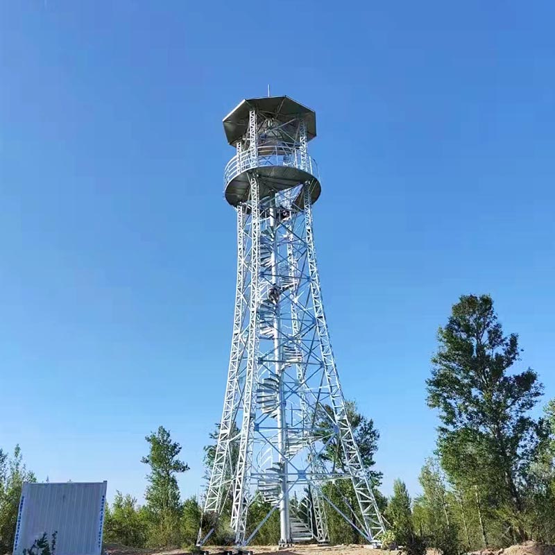 Torre de monitoramento de prevenção de incêndios florestais em pastagens úmidas